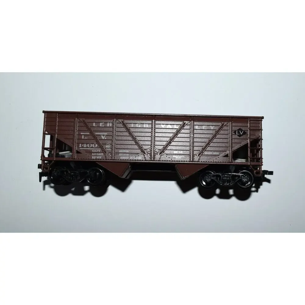 Vintage HO Scale Train Cars Lot of 2 Athearn Lehigh Valley Santa Fe Passenger